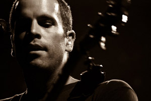 Jack Johnson plays DeVine Guitars